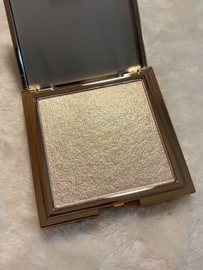 New Glamlite Pina Colada Highlighter